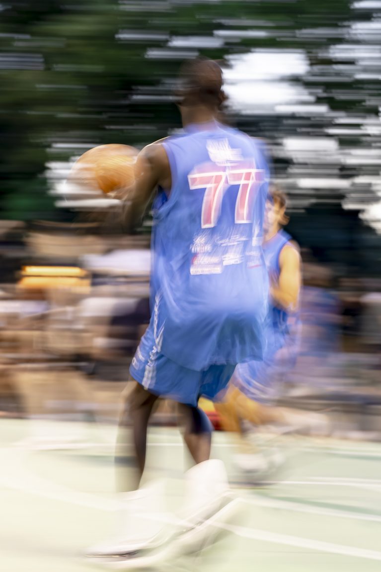 La corsa, ripresa in movimento. Torneo dei Giardini Margherita, Bologna.