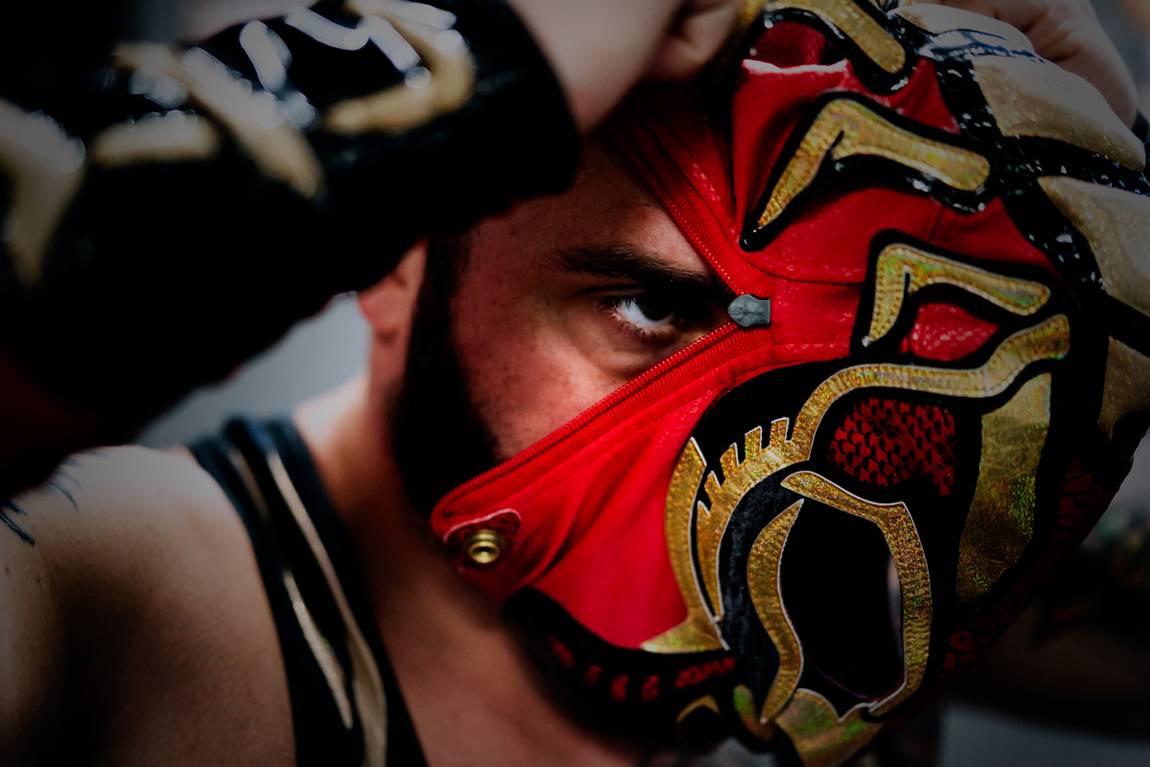 Lo sguardo dietro la maschera. Red Scorpion — Fabio Giarratano.